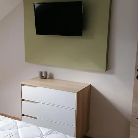 Neuf Dans アパート *