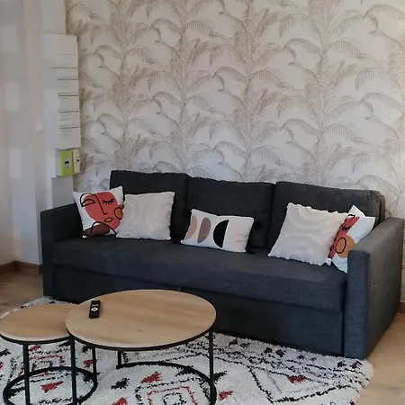 Neuf Dans アパート ラ・ブルブール